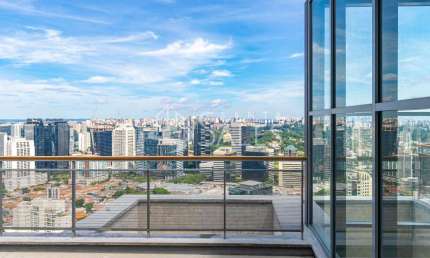 Cobertura de luxo com 4 suítes e 5 vagas no Jardim das Acácias, São Paulo-SP: exclusividade e conforto garantidos!