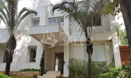 Luxuosa casa em condomínio à venda em São Paulo-SP, no Jardim Petrópolis: 4 quartos, 4 suítes, 2 salas, 6 banheiros, 8 vagas, 853 m².