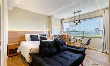 Studio Mobiliado no Itaim Bibi: Apartamento para locação com 1 quarto, 1 suíte e 1 vaga de garagem em São Paulo-SP.