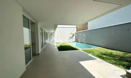 Condomínio de Luxo em São Paulo-SP, Campo Belo: Casa com 4 suítes, 4 vagas e 4.510m² de área! Aproveite esta oportunidade única!