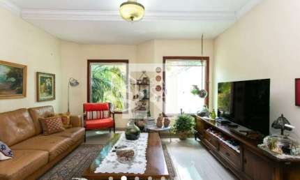 Casa à venda em São Paulo-SP, Vila Matilde: 3 quartos, 3 suítes, 5 banheiros, 6 vagas de garagem, 410m²!