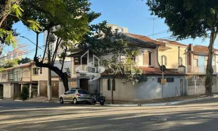Casa com 3 quartos para alugar na Rua Casimiro de Abreu, 633, Vila Congonhas, São Paulo