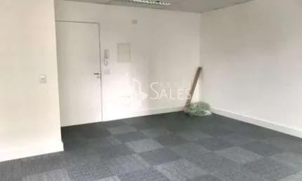 Excelente Oportunidade: Apartamento Comercial à Venda em Indianópolis, São Paulo-SP - 1 quarto, 1 sala, 1 banheiro, 1 vaga - 28,00 m². Confira!