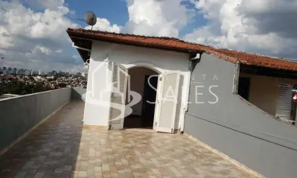 Casa à venda em São Paulo-SP, Campo Limpo: 2 quartos, 1 sala, 2 banheiros, 2 vagas de garagem, 200,00 m² de área.