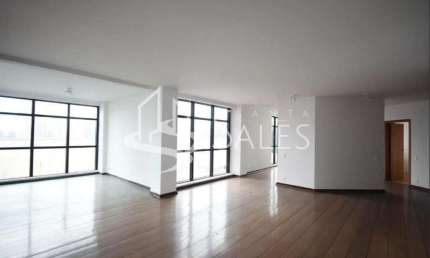 Apartamento de luxo no Real Parque: 3 quartos, 3 suítes, 4 banheiros, 3 vagas, 237m². Confira!