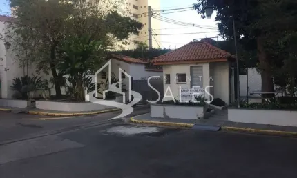 Imperdível Casa de Vila de 5 Quartos em Condomínio na Aclimação, São Paulo-SP: 2 Suítes, 2 Salas, 4 Banheiros, 4 Vagas, 260m²