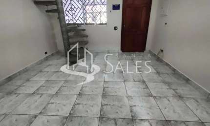 Casa à venda em São Paulo-SP, bairro Ipiranga: 3 quartos, 2 banheiros, 2 vagas, 132m² de área.