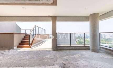 Cobertura de luxo no Morumbi: 4 quartos, 2 suítes, 3 salas, 5 banheiros, 4 vagas - 343 m² - São Paulo-SP.
