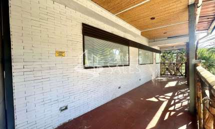 Casa Assobradada Comercial à Venda na Vila Pompéia, São Paulo-SP: 3 Quartos, 3 Banheiros, 2 Vagas de Garagem - 140m².