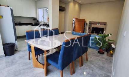 Casa à venda na Penha de França, São Paulo-SP: 1 quarto, 1 sala, 1 banheiro, 1 vaga de garagem, 230m² de área.