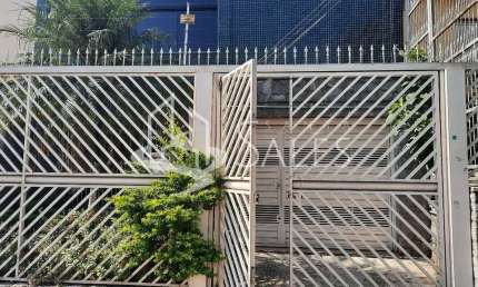 Casa de Luxo à Venda em São Paulo-SP, Tatuapé: 3 Quartos, 1 Suíte, 2 Salas, 4 Banheiros, 4 Vagas, 240 m²!