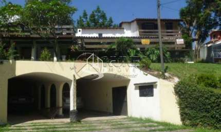 Casa assobradada à venda em Itapevi-SP, Condomínio Nova São Paulo: 3 quartos, 1 suíte, 2 salas, 5 banheiros, 6 vagas, 600m².