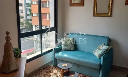 Apartamento à venda no centro de sp: 1 quarto, 1 sala, 1 banheiro, 1 vaga de garagem, 33m². mobiliado, decorado, aceita pet. a uma quadra do metrô anhangabaú. lazer com piscina.