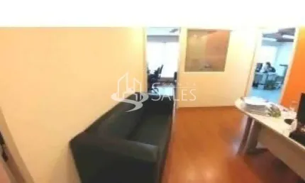 Sala Comercial à Venda em São Paulo-SP, na Chácara Santo Antônio: 1 Sala, 2 Banheiros, 2 Vagas de Garagem - 97m².