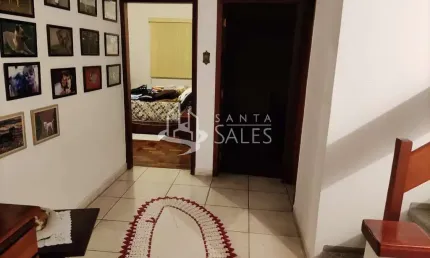 Imperdível casa à venda em São Paulo-SP, Bosque da Saúde: 3 quartos, 1 suíte, 2 salas, 4 banheiros, 2 vagas de garagem, 180m².