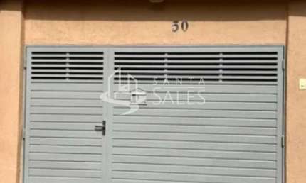 Residência de 2 quartos no Parque Jabaquara, São Paulo - 132m², 2 banheiros, garagem para 2 carros. Venha conferir!