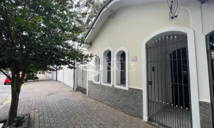 Casa Comercial de Alto Padrão para Locação no Ipiranga, São Paulo-SP: 3 Salas, 3 Banheiros, 180m² de Área!