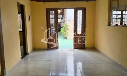 Casa de Luxo à Venda em São Paulo-SP, Vila Nhocune: 5 Quartos, 1 Suíte, 3 Banheiros, 4 Vagas de Garagem, 325m².