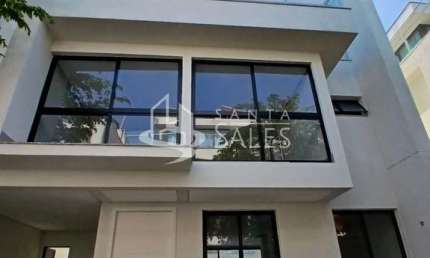 Casa de luxo em condomínio à venda em Camburi, São Sebastião-SP: 5 quartos, 3 suítes, 3 banheiros, 1 vaga de garagem.