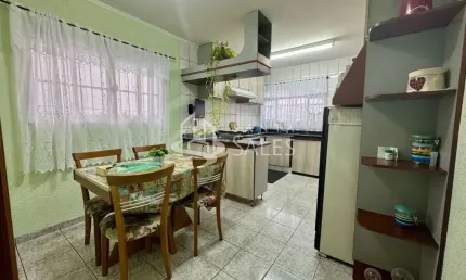 Imperdível oportunidade: Casa à venda em São Paulo-SP, Jardim Aricanduva, com 3 quartos, 1 sala, 3 banheiros, 2 vagas, 145m².
