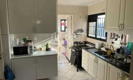Apartamento para venda na Vila Andrade, São Paulo-SP: 3 quartos, 1 suíte, 1 sala, 2 banheiros, 4 vagas de garagem, 130m² de área.