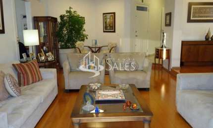 Apartamento de Luxo em Moema: 4 Quartos, 3 Suítes, 2 Salas, 4 Banheiros, 3 Vagas e 215m² - Venda e Locação em SP