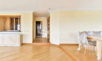 Apartamento de Alto Padrão com 4 Suítes e 5 Vagas / Localização Privilegiada