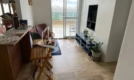 Apartamento à venda no Tatuapé com 2 quartos, 1 sala, 1 banheiro e 2 vagas de garagem - São Paulo-SP