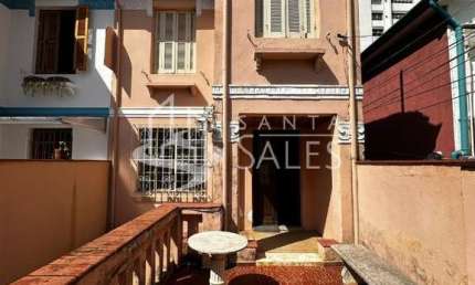 Imperdível casa à venda em Perdizes: 3 quartos, sala ampla, banheiro, vaga de garagem e 180 m² de área!