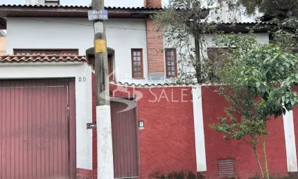 Imóvel exclusivo em São Paulo-SP: Casa de 5 quartos no Sumarezinho, com 3 suítes, 2 salas, 4 banheiros, 4 vagas e 300m² de área.