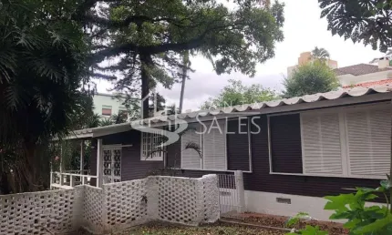 Casa à venda em São Paulo-SP, Vila Albertina: 3 quartos, 1 suíte, 3 salas, 2 banheiros, 2 vagas de garagem, 220m².