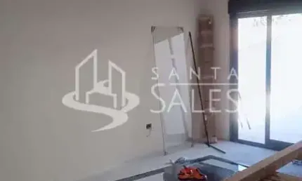 Imperdível oportunidade: Casa à venda em Interlagos, São Paulo - 4 quartos, 2 suítes, 1 sala, 5 banheiros, 4 vagas, 250m². Confira!