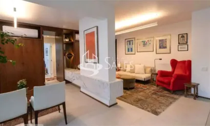 Lindo Apartamento no coração de Moema a 550m metrô Moema