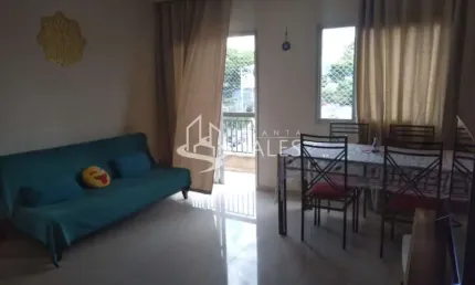 LINDO AMPLO APTO 2 DORMS COM SACADA  E ÓTIMA LOCALIZAÇÃO