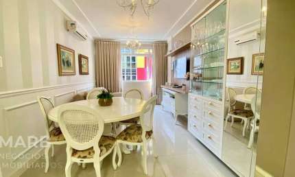 Apartamento com 2 dormitórios à venda, 57 m² por R$ 640.000,00 - Centro - Florianópolis/SC