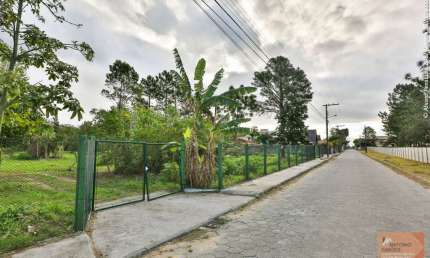 Área a venda com 4.100m2 no coração do bairro Campeche.