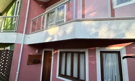 Apartamento semi mobiliado em campeche, florianópolis/sc