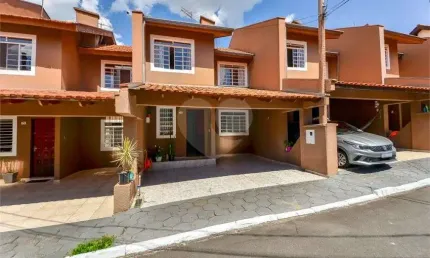 Condomínio com 4 quartos à venda em Alto Boqueirão - PR