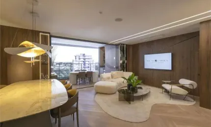 Apartamento com 3 quartos à venda em Campo Comprido - PR
