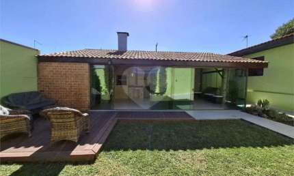 Casa térrea com 3 quartos à venda em Capão Raso - PR