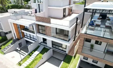 Condomínio com 3 quartos à venda em Campo Comprido - PR