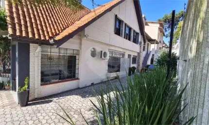 Casa com 5 quartos à venda na Rua Inácio Lustosa, 909, São Francisco, Curitiba