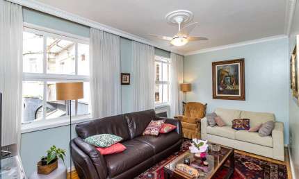 Apartamento com 4 quartos à venda na Rua Santo Inácio, 152, Moinhos de Vento, Porto Alegre por R$ 690.000