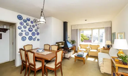 Apartamento com 3 quartos à venda na Rua Eudoro Berlink, 300, Auxiliadora, Porto Alegre por R$ 650.000