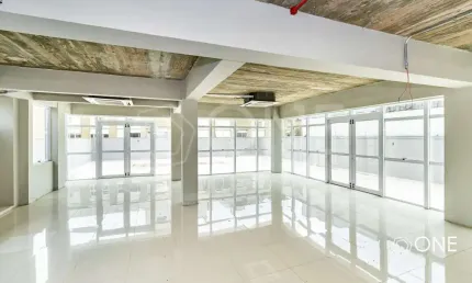 Sala comercial para alugar na Avenida Lavras, 334, Petrópolis, Porto Alegre por R$ 4.900