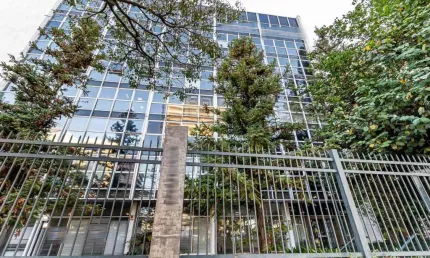 Ponto comercial à venda na Avenida Carlos Gomes, 1145, Petrópolis, Porto Alegre por R$ 695.000