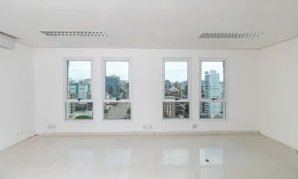 Sala comercial à venda na Avenida Carlos Gomes, 777, Auxiliadora, Porto Alegre por R$ 460.000