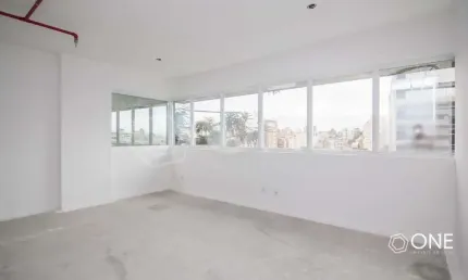 Sala comercial para alugar na Avenida Cristóvão Colombo, 2948, Higienópolis, Porto Alegre por R$ 3.149
