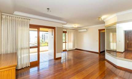 Apartamento com 3 quartos à venda na Rua Carlos Trein Filho, 775, Bela Vista, Porto Alegre por R$ 1.800.000