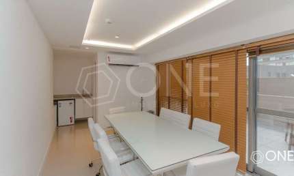 Sala comercial para alugar na Avenida Independência, 1183, Independência, Porto Alegre por R$ 2.700